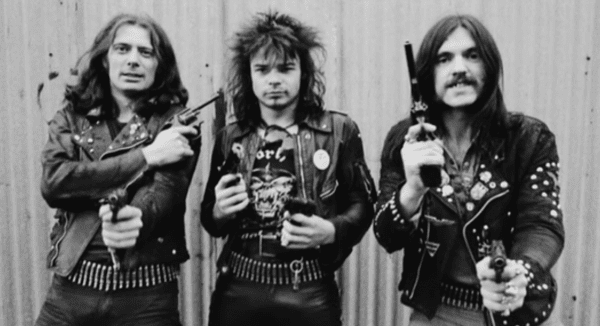 Desde su fundación en 1975, su bajista y cantante, Lemmy Kilmister (derecha), ha sido el único miembro estable de la banda.