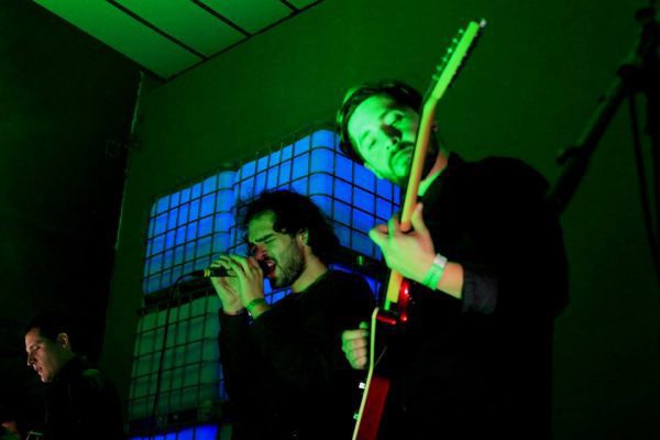 Dolphant fue la banda abridora. Foto: Mónica Gómez.