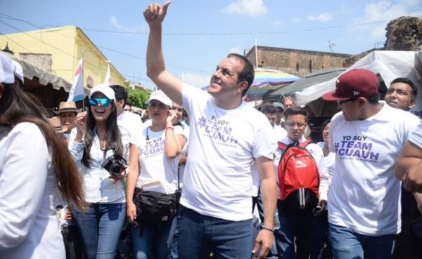 Cuauhtémoc Blanco durante su campaña política en Cuernavaca.