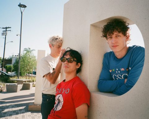 last dinosaurs auto-sabotage