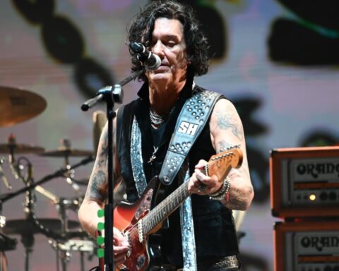 caifanes en las fiestas de octubre